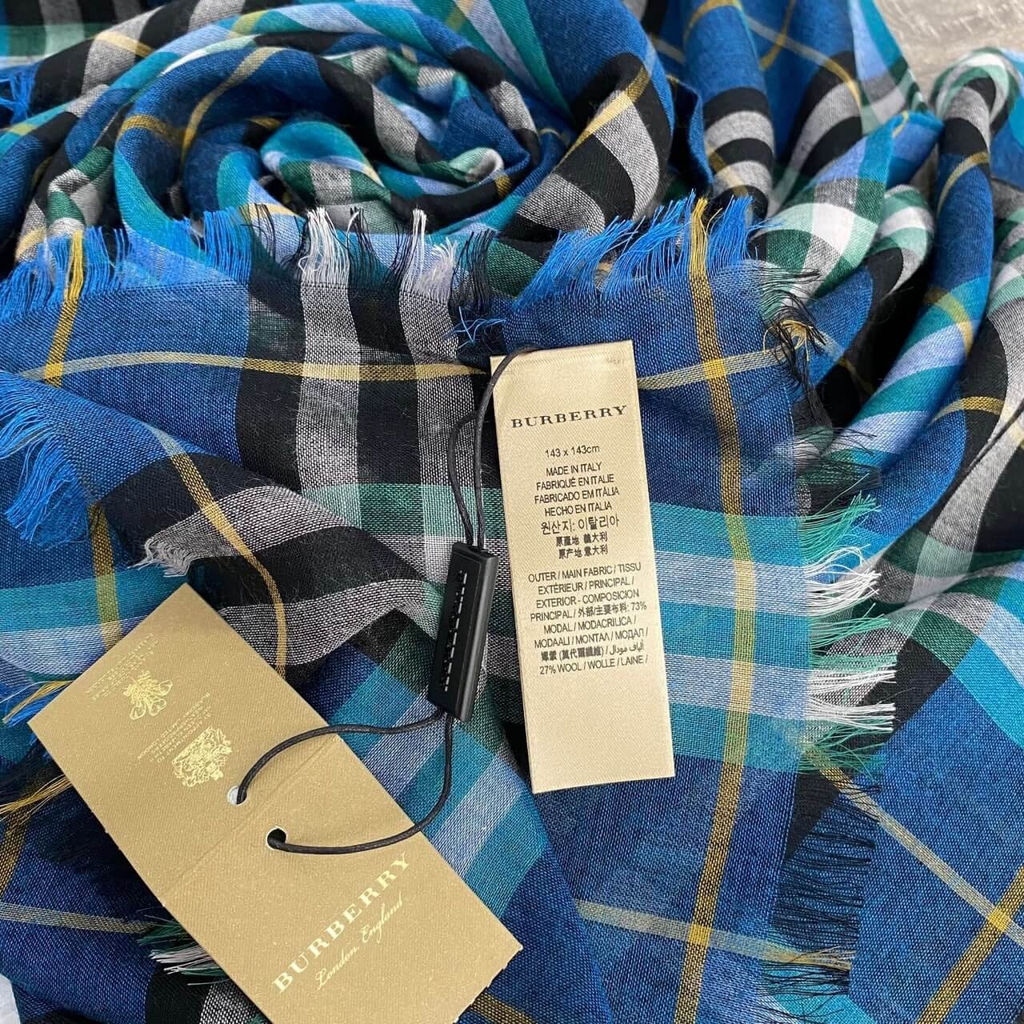 Khăn Burberry