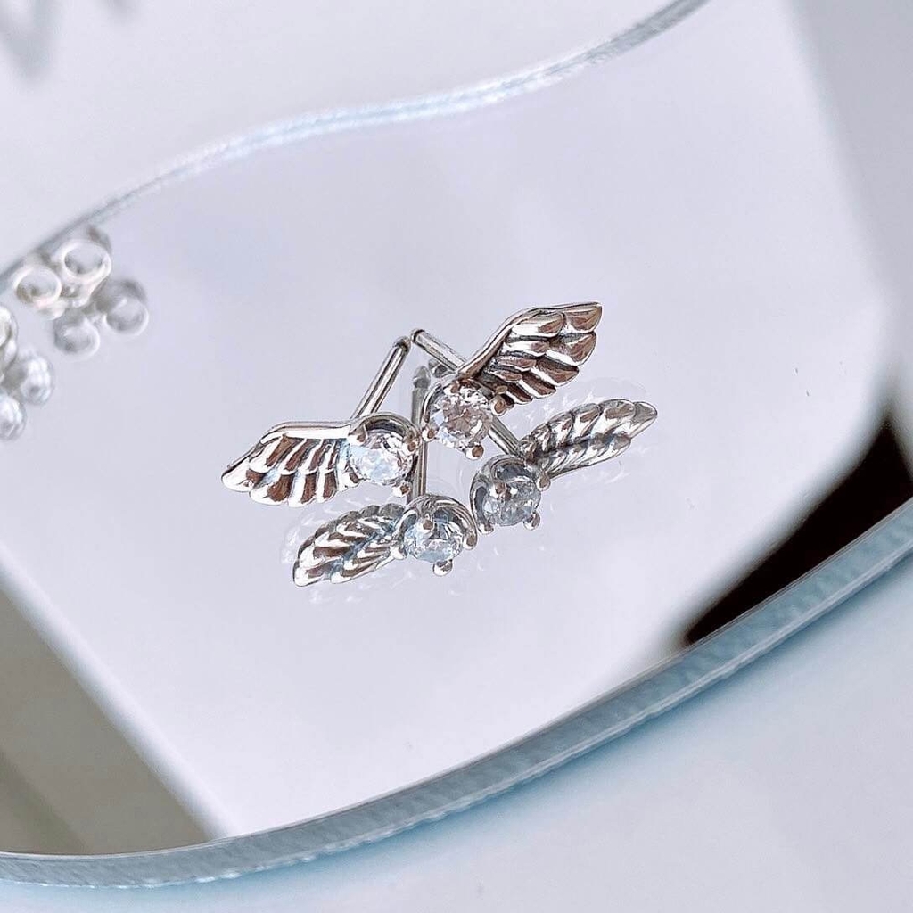 Pan Sparkling Angel Wing Stud