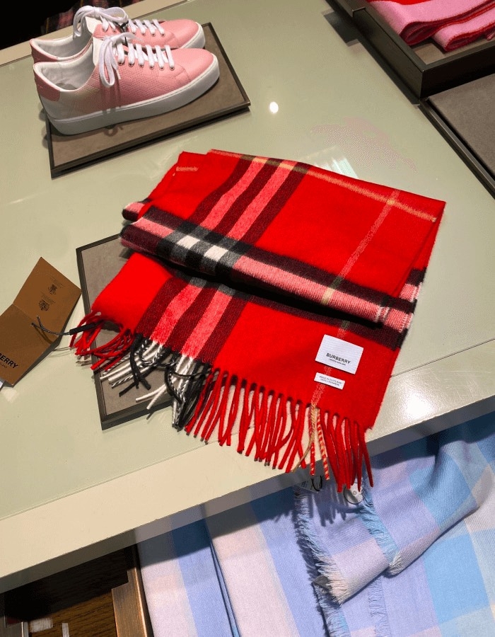 Khăn Cashmere Burberry