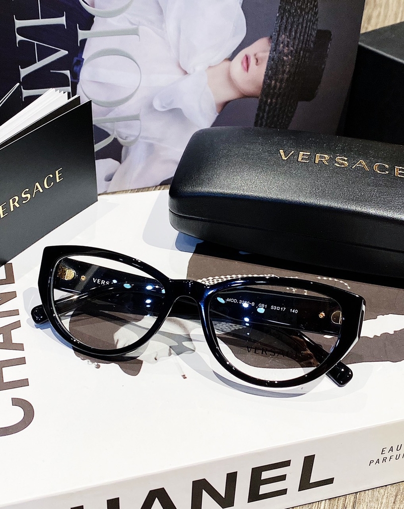 Gọng cận Versace