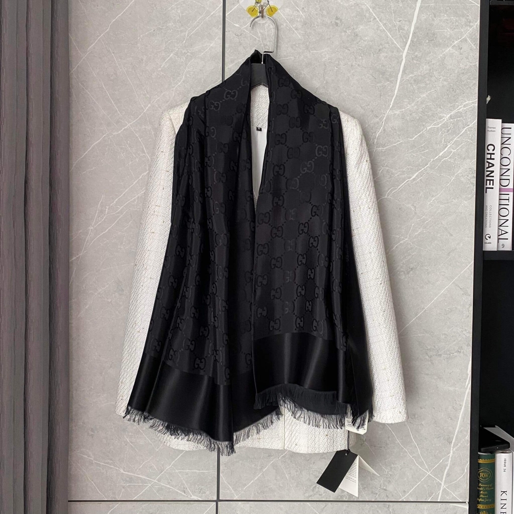 Khăn vuông Gucci