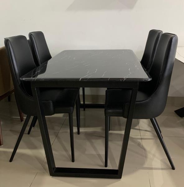 Bàn Ăn Mặt Đá 245S