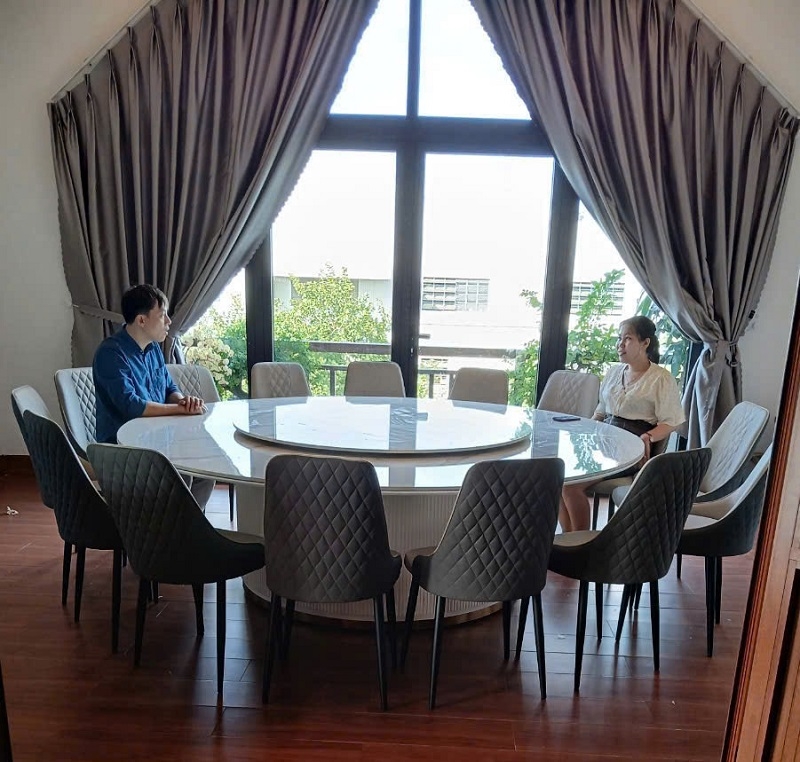 Bàn Ăn Tròn Mặt Đá 16 Ghế 2349S