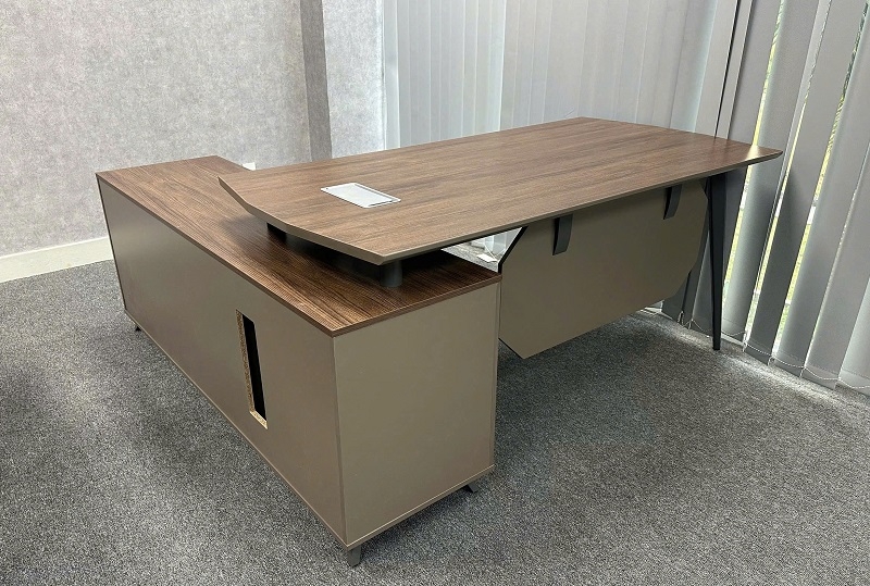 Bàn Làm Việc Hiện Đại 156T