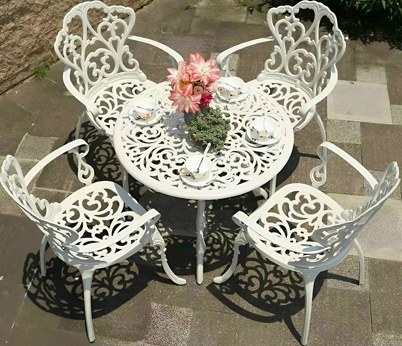 Bàn Nhôm Đúc 4 Ghế Tân Cổ Điển 2069T