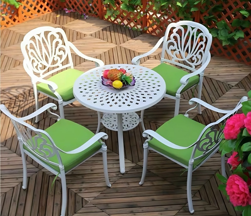 Bàn Tròn 4 Ghế Ngoài Trời 2070T