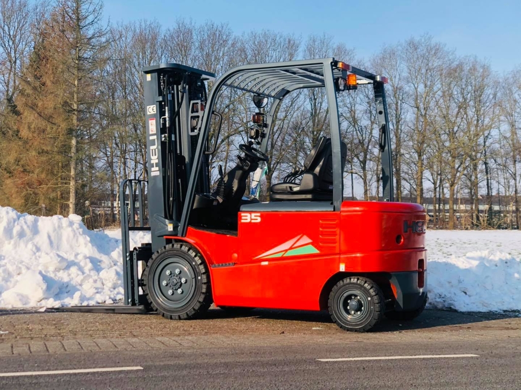 xe nâng điện 3.5 tấn hoạt động môi trường tuyết 