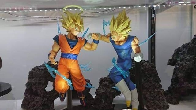 Mô Hình Dragon Ball Vegeta chiến đấu siêu ngầu có 2 đầu thay thế có led  2  tay thay thế cao 47cm nặng 35kg7  Figure DragonBall  Có hộp màu