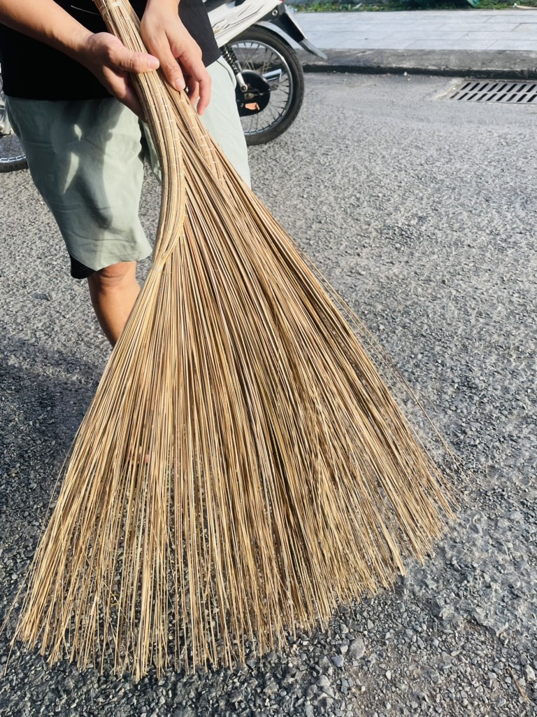 CHỔI RÁNG LỚN HÀNG GIA CÔNG (2)