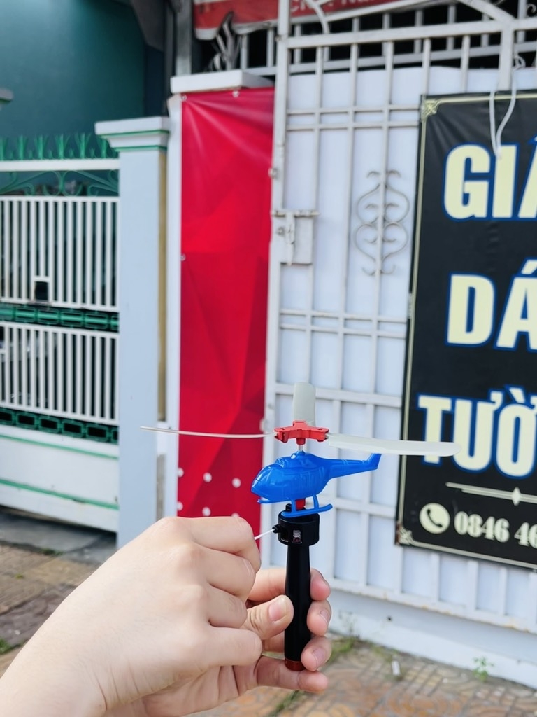Máy Bay Đồ Chơi Kéo Dây Bay Lên Vui Nhộn Cho Bé (1)