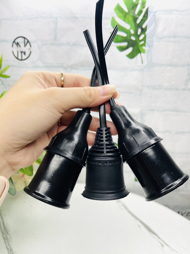 Đui Bóng Đèn Xoay Kèm Dây Chống Nước (1)