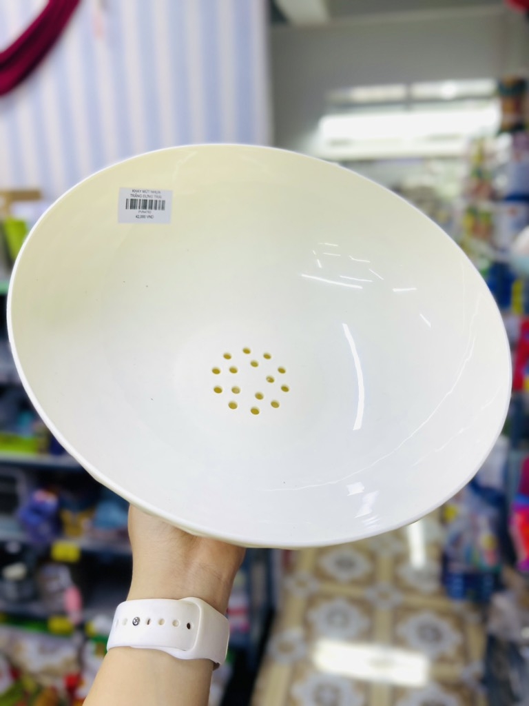 KHAY MỨT NHỰA TRẮNG ĐỰNG TRÁI CÂY KÈM NƠ SANG TRỌNG (4)