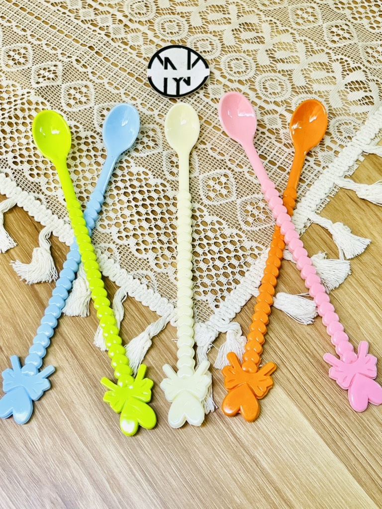 COMBO 2 MUỖNG NHỰA THÁI NHIỀU MÀU