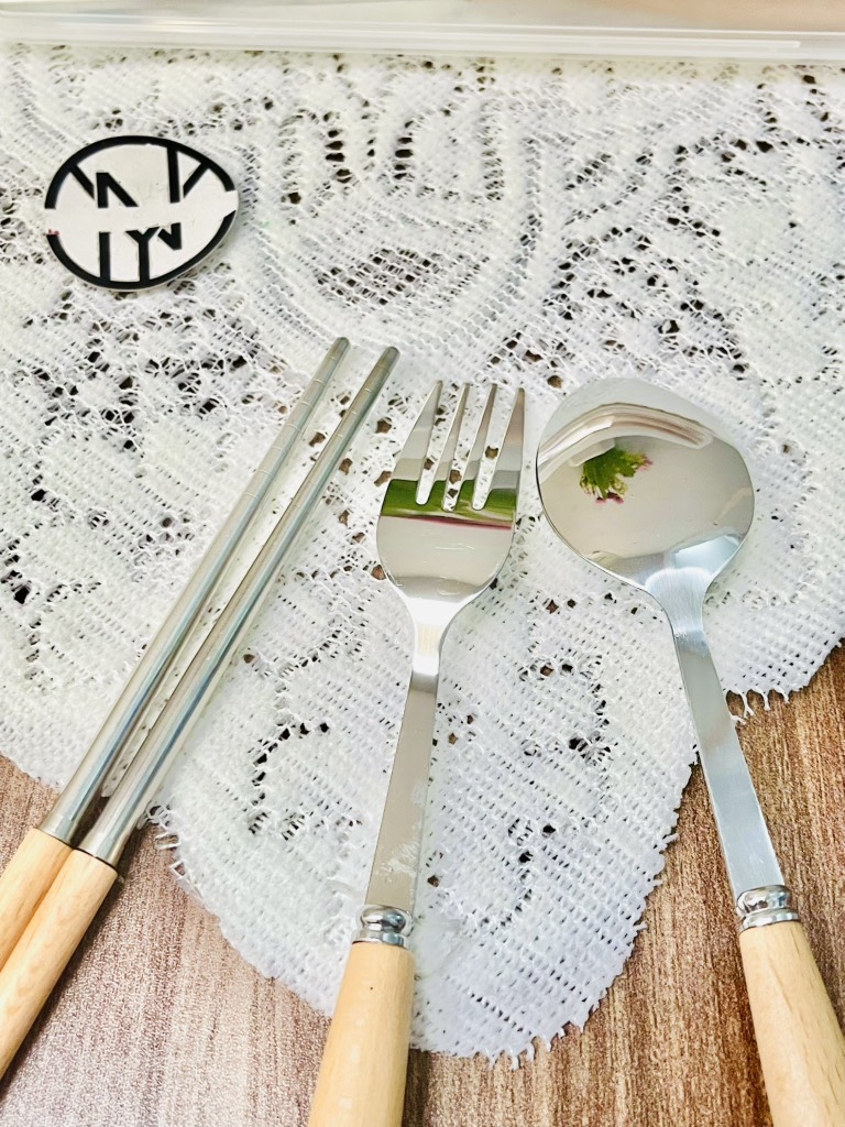 BỘ ĐŨA MUỖNG NĨA INOX CÓ HỘP (2)