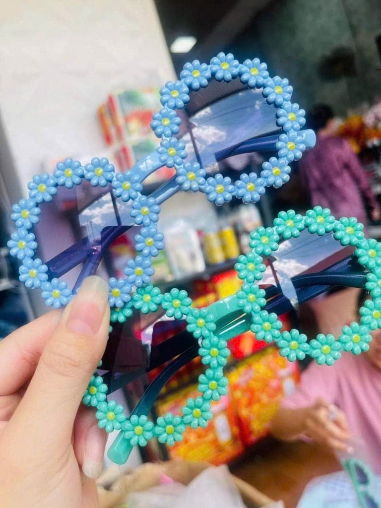 Mắt Kính Hoa Cúc Cho Bé Nhiều Màu (2)