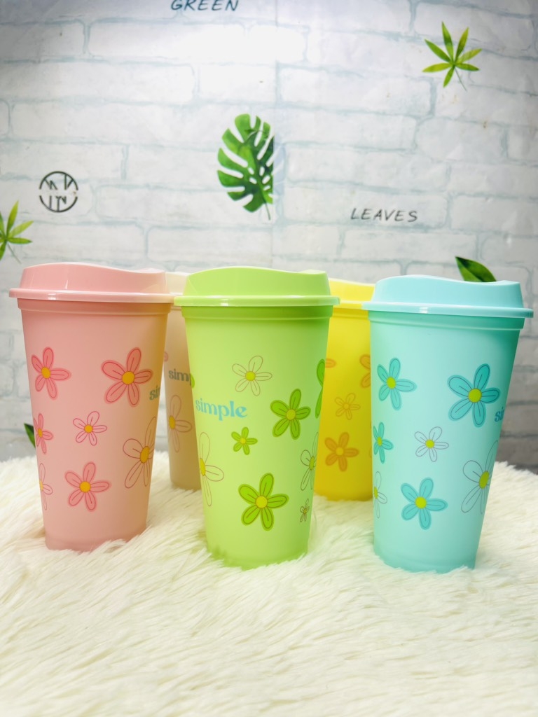 LY NHỰA 473ml UỐNG NƯỚC CÓ NẮP HOA NHIỀU MÀU