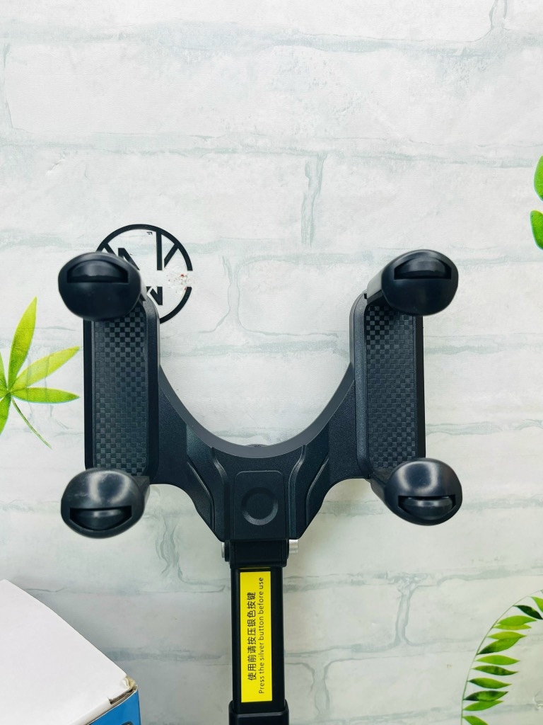 Giá Đỡ Điện Thoại Gắn Gương Chiếu Hậu Xe Hơi  (4)