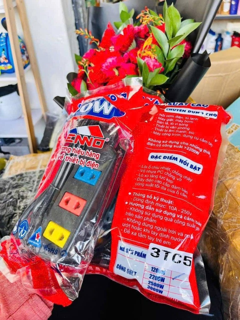 Ổ Cắm Điện Kenno 3 Lỗ Màu Dây 2.5m Chính Hãng Chịu Tải Tốt