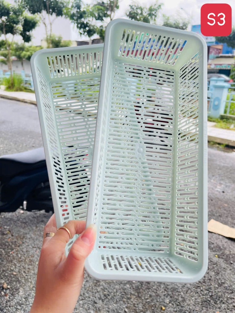 RỔ NHỰA DÀI HÀNG CTY 13x30cm (1)