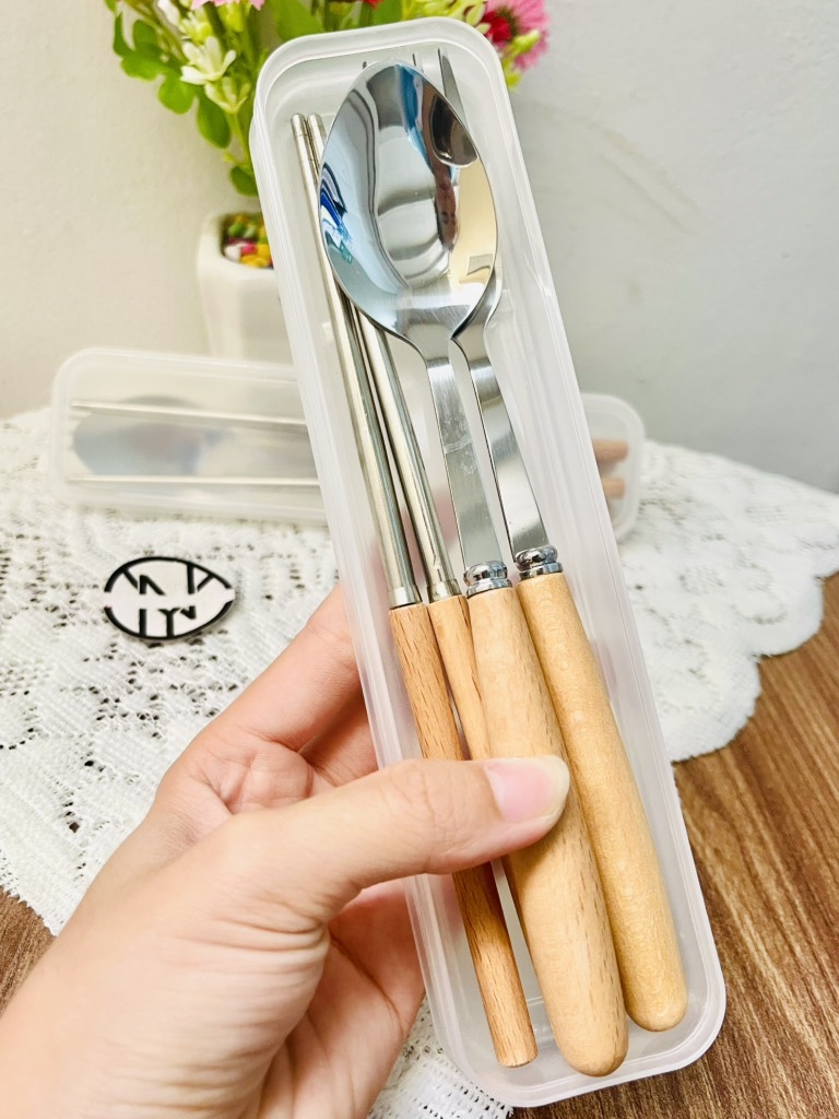 BỘ ĐŨA MUỖNG NĨA INOX CÓ HỘP (2)