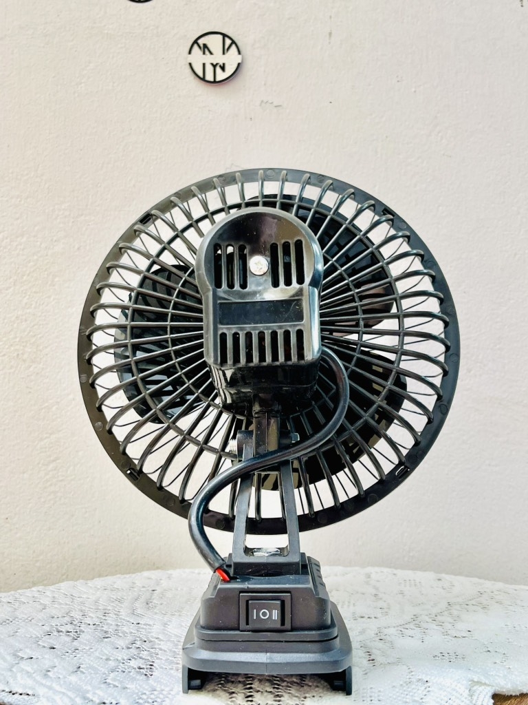 QUẠT TÍCH ĐIỆN XOAY LỒNG SẮT CHÂN PIN PHỔ THÔNG (20) '