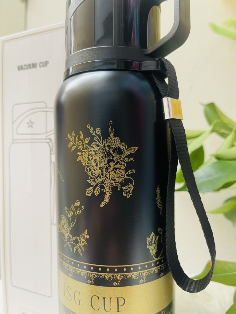 BÌNH GIỮ NHIỆT 800ml HOẠ TIẾT HOA CÓ LỌC TRÀ VÀ CỐC XỊN (7)