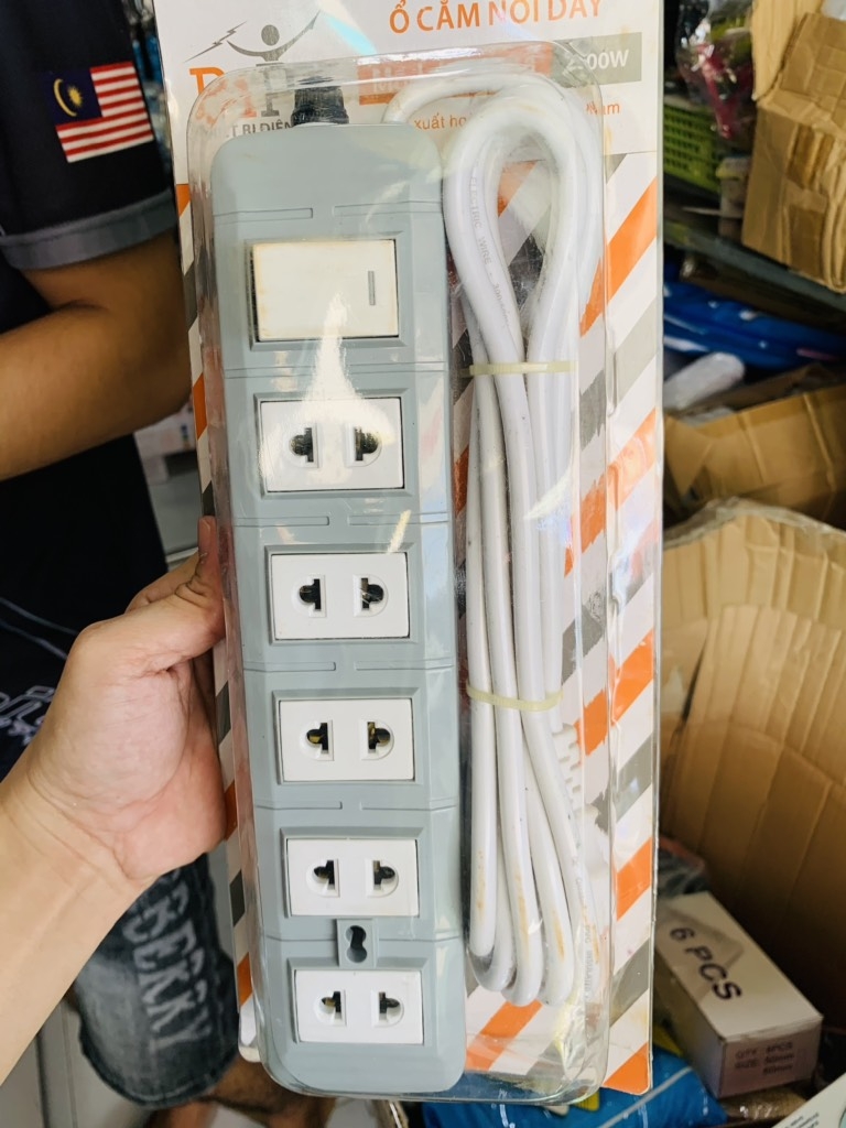 Ổ Cắm Điện PIPO chính hãng 2500W dây dài 3M loại tốt BH 3T '