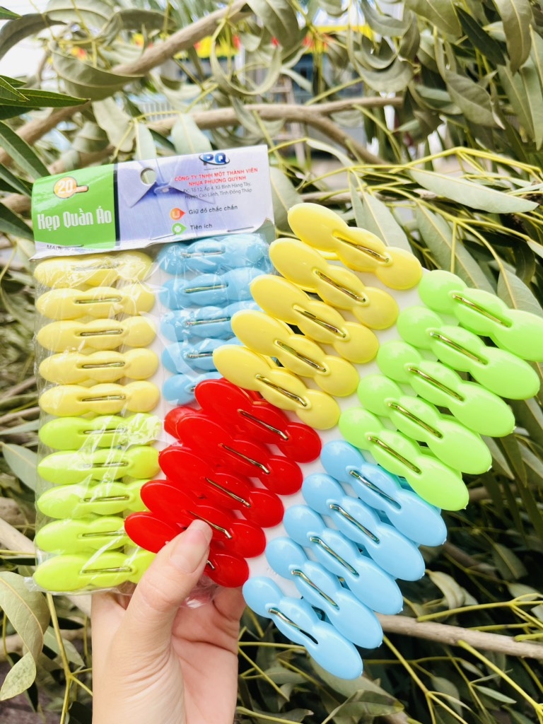SET 20 KẸP NHỰA PQ QUẦN ÁO HÀNG CTY (1)
