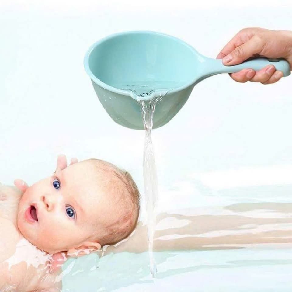 Ca Múc Nước Cán Dài Loại Đẹp (1)