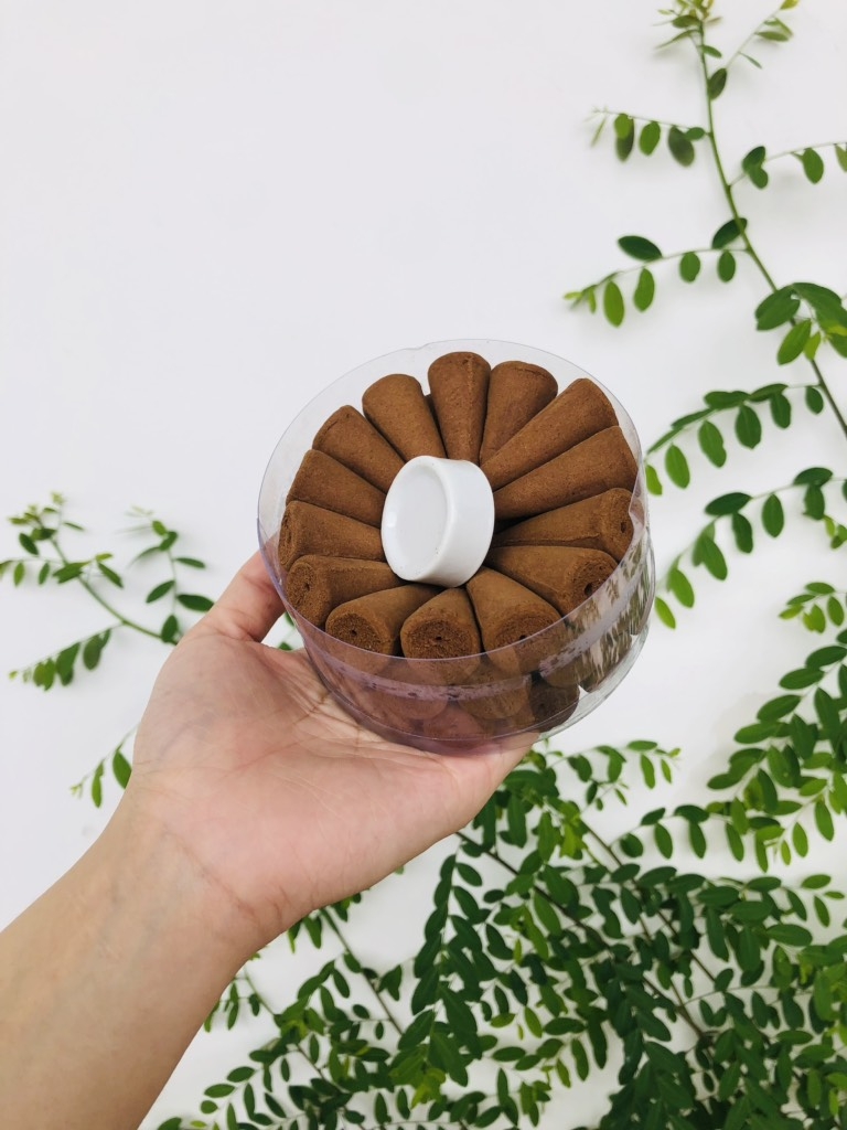 NHANG TRẦM NỤ HÀNG NĐ THÁI 42 VIÊN CÓ KÈM CHÉN SỨ (3)