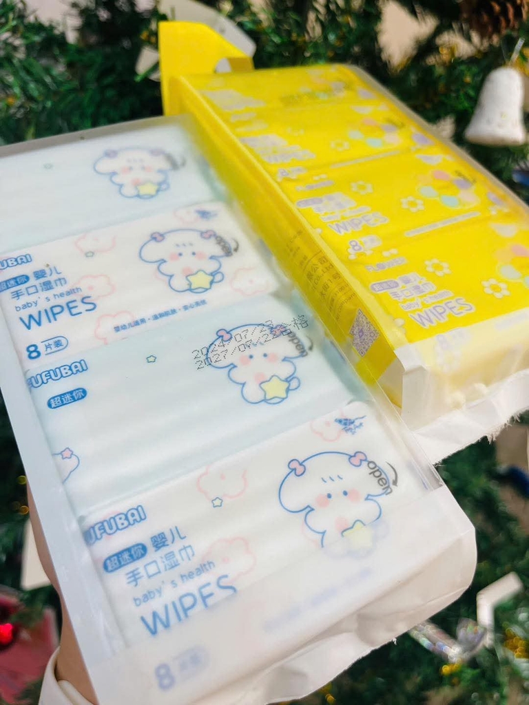 Combo 8 Gói Khăn Ướt Mini Bỏ Túi Tiện Lợi (1)