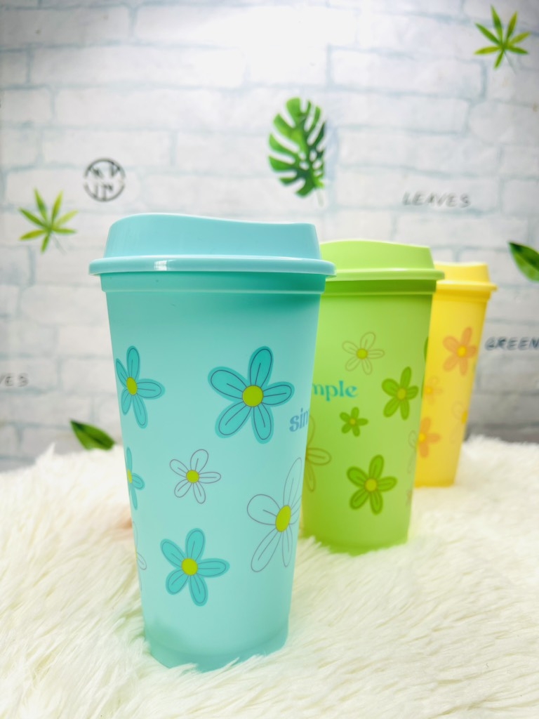 LY NHỰA 473ml UỐNG NƯỚC CÓ NẮP HOA NHIỀU MÀU