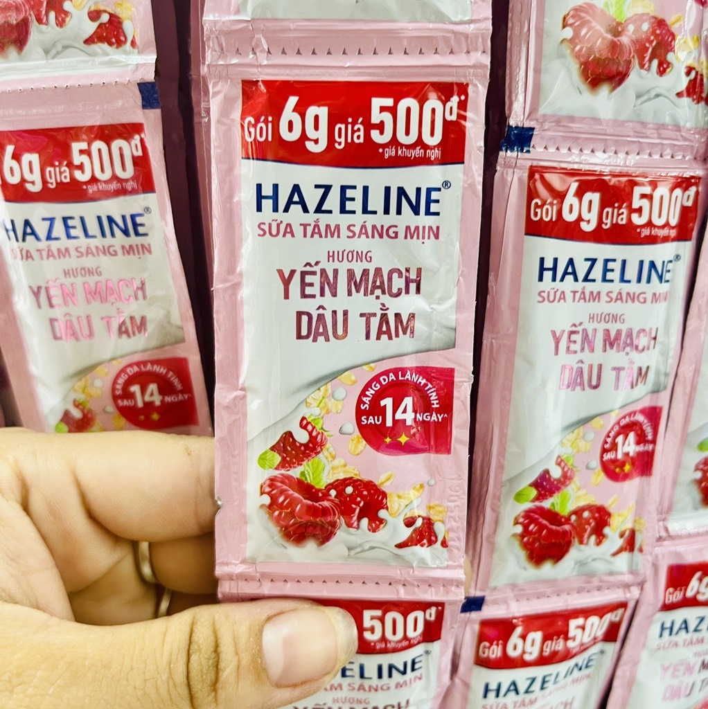 DÂY 12 GÓI SỮA TẮM HAZELINE YẾN MẠCH DÂU TẰM