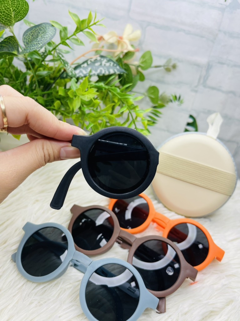 MÂT KÍNH V TRÒN KÈM HỘP ĐỰNG (2)