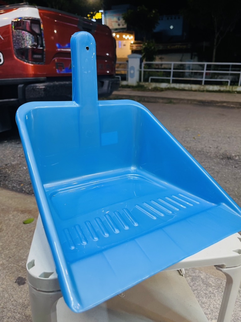 KI XÚC RÁC NHỰA XỊN LỚN 30cm (1)