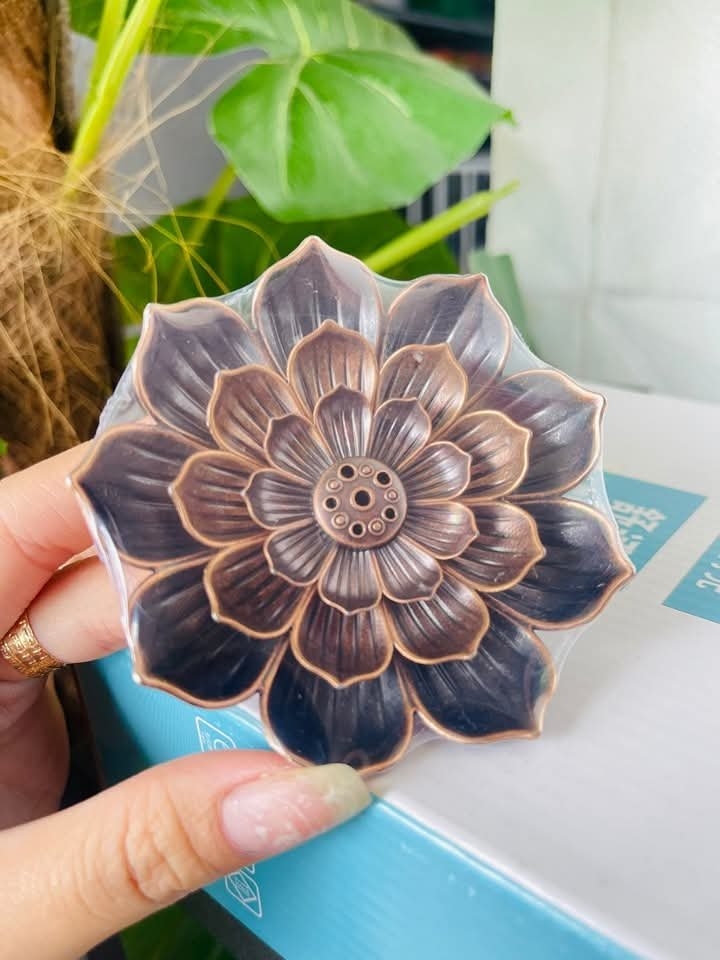 Lư hương đốt nhang hình hoa sen 3 tầng (1)