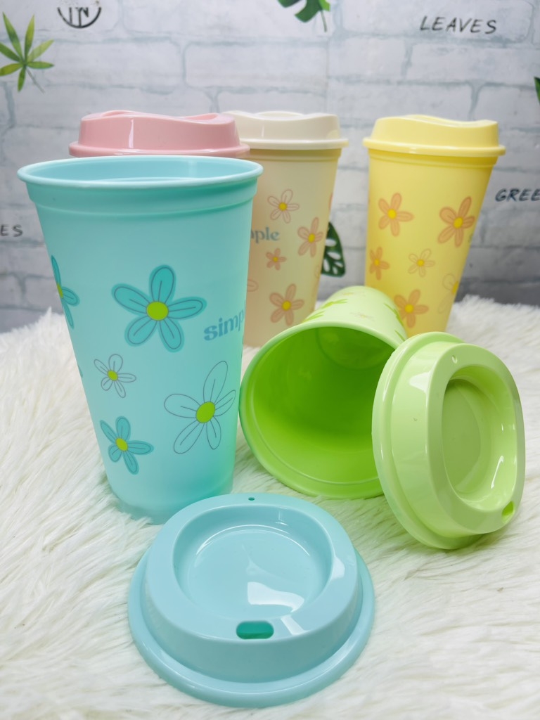 LY NHỰA 473ml UỐNG NƯỚC CÓ NẮP HOA NHIỀU MÀU