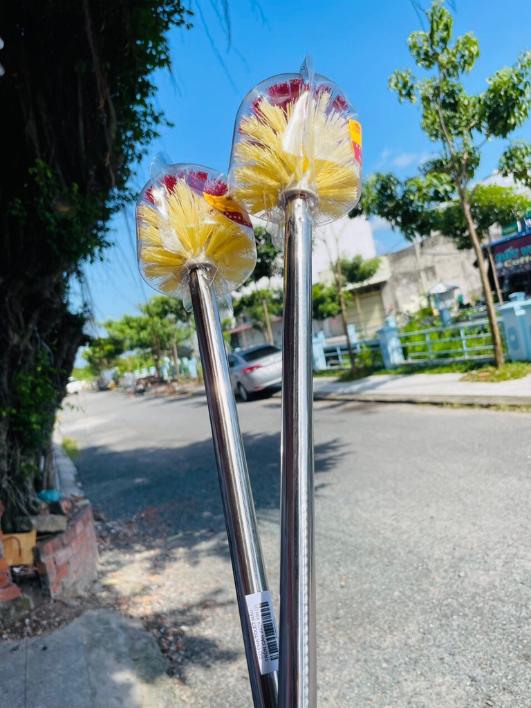 CỌ CHÀ TOLET MẪU TRÒN CÁN INOX XỊN (2)