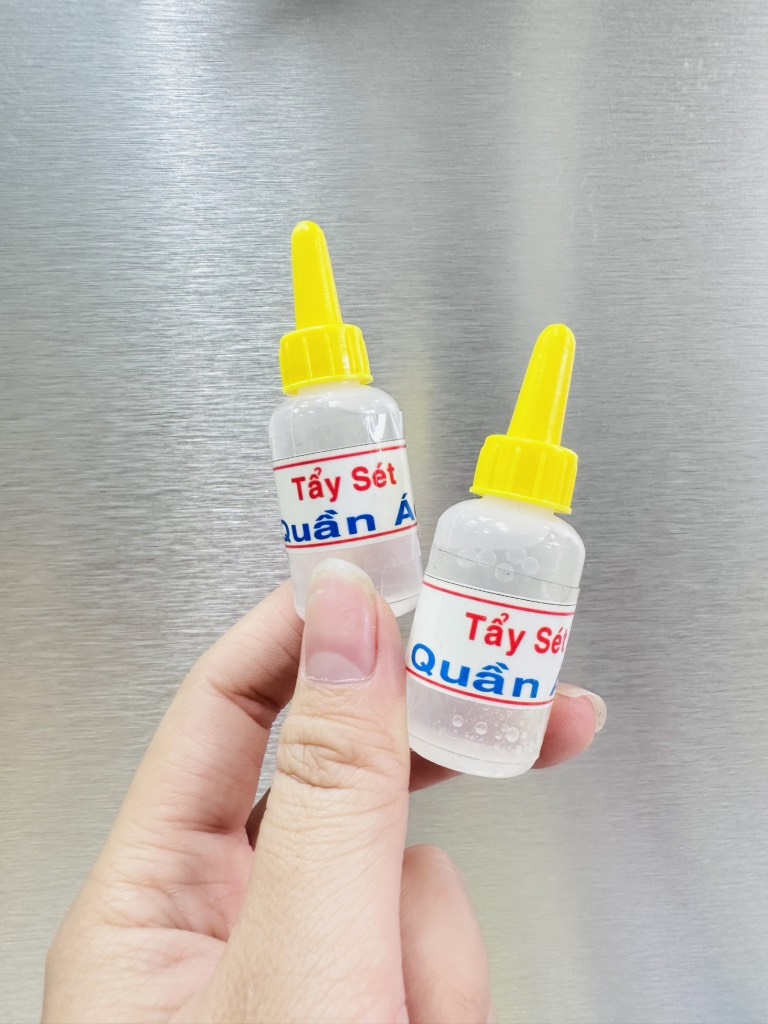 Chai Nước Tẩy Sét Quần Áo