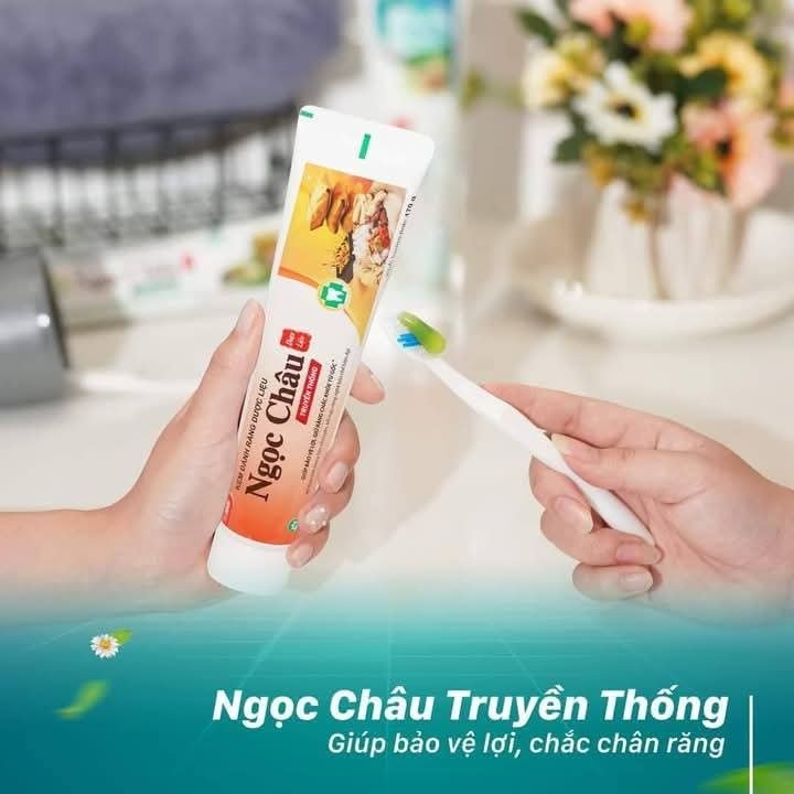 KEM ĐÁNH RĂNG DƯỢC LIỆU TRUYỀN THỐNG NGỌC CHÂU 100GRAM, TẶNG 1 (K.CKhau) '
