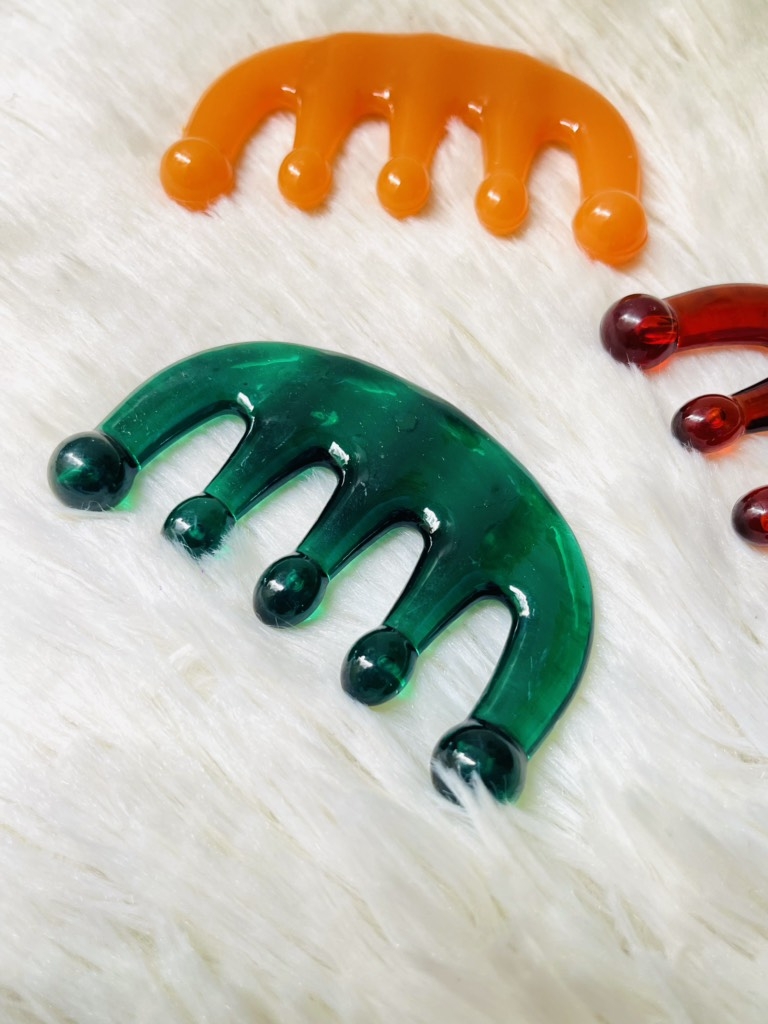 LƯỢC MASSA CỔ VAI GÁY BẰNG NHỰA (1)
