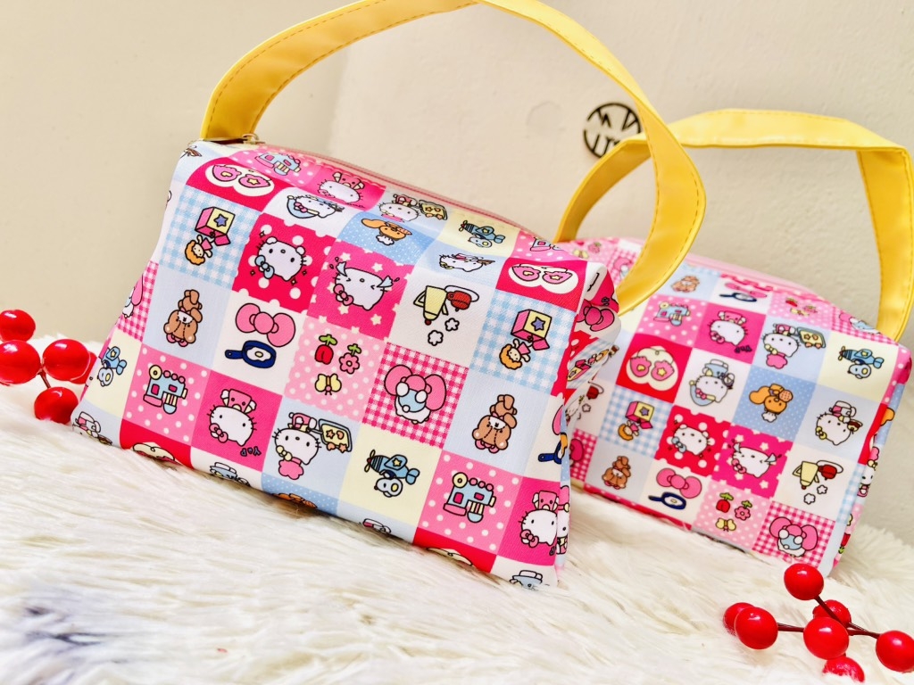TÚI ĐỰNG MỸ PHẨM, MAKEUP KITTY CARO QUAI VÀNG (5)
