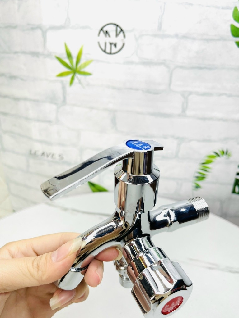 VAN KHOÁ NƯỚC CỦ LẠC CHIA 2 ĐẦU RA INOX XỊN (6)