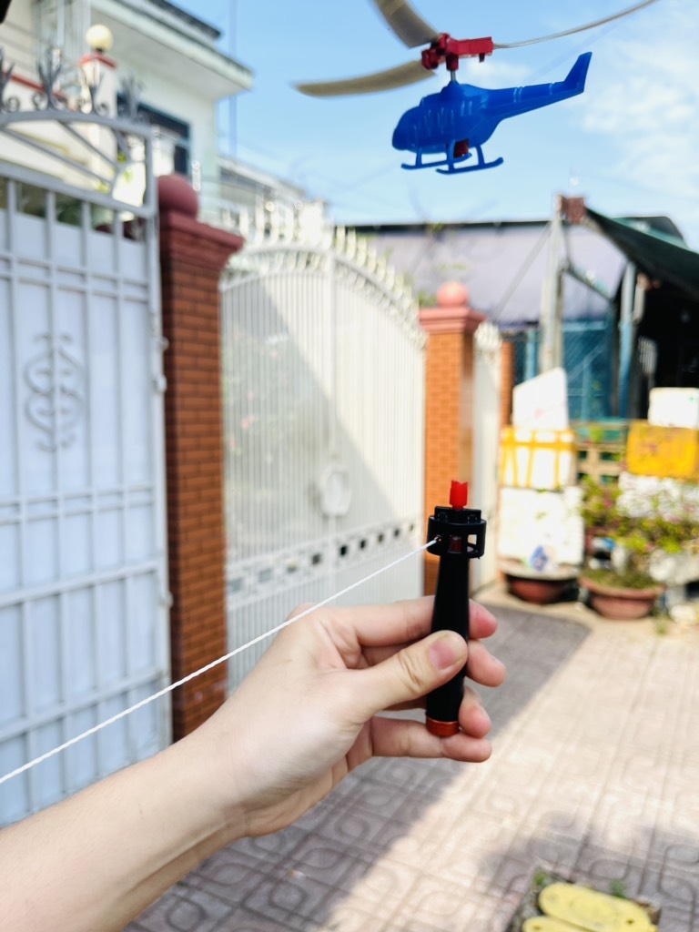 Máy Bay Đồ Chơi Kéo Dây Bay Lên Vui Nhộn Cho Bé (1)
