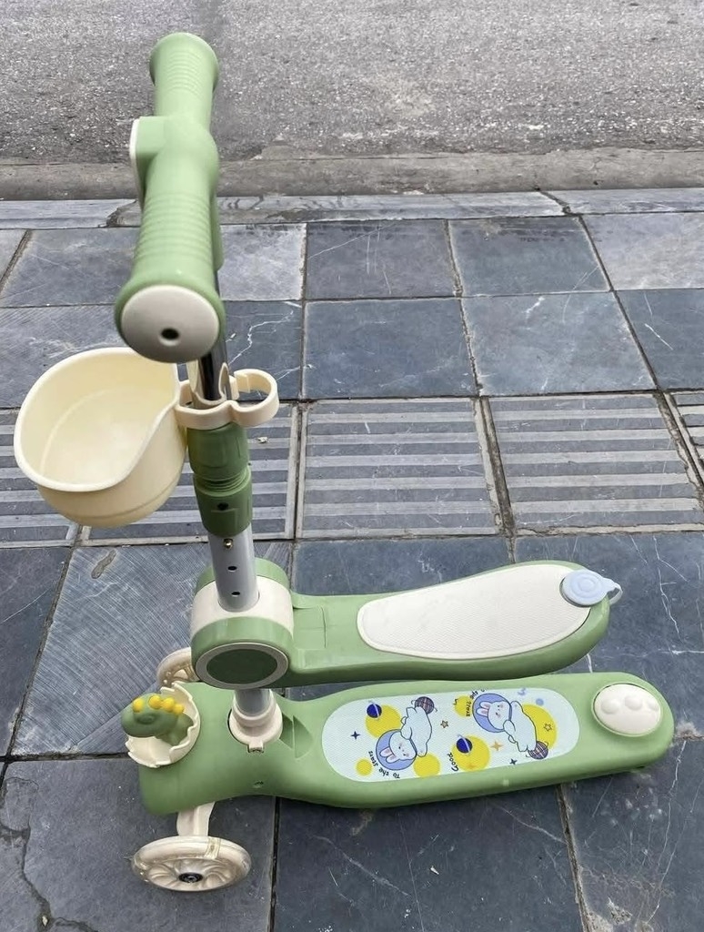 XE TRƯỢT SCOTER CÓ ĐÈN VÀ GIỎ KUTE MẪU XỊN (14)