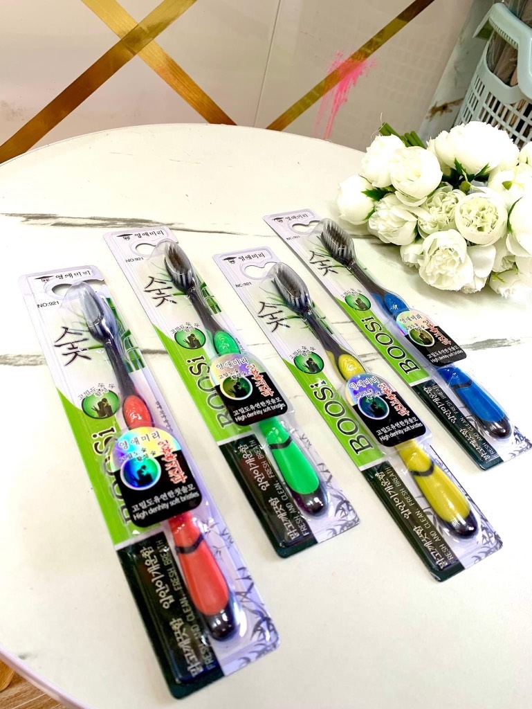 BÀN CHẢI ĐÁNH RĂNG THAN TRE Hộp 30 Cây zá 2,5K