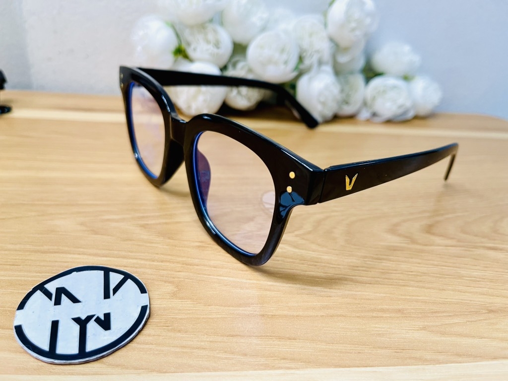 KÍNH VUÔNG 2 CHẤM TAG V  (3)