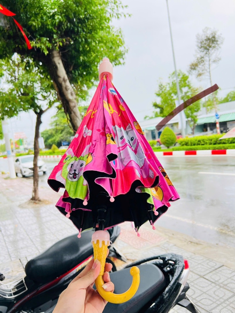 Cây dù che mưa cho bé hình động vật (6)