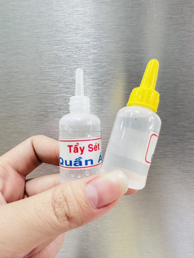Chai Nước Tẩy Sét Quần Áo