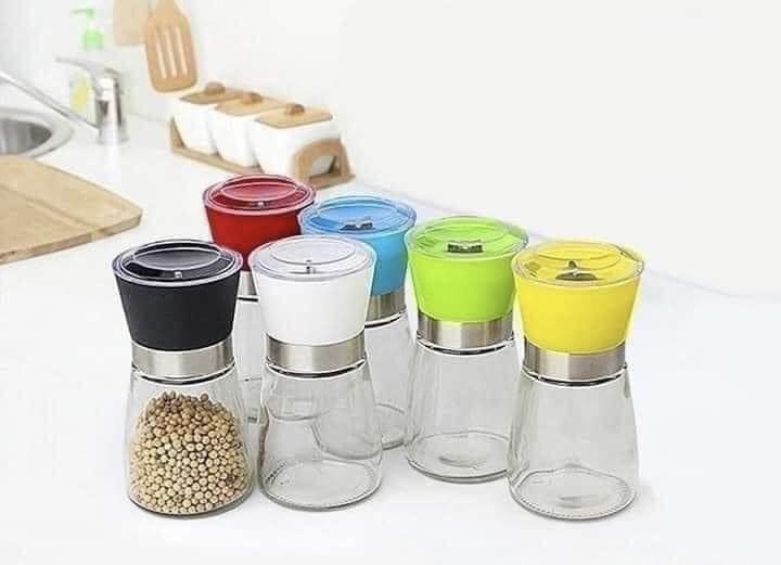 Dụng Cụ Xay Tiêu Cầm Tay Nắp Nhựa (2)